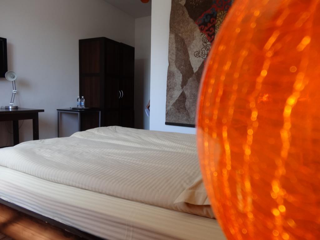 Amir Hotel Karakol Zimmer foto