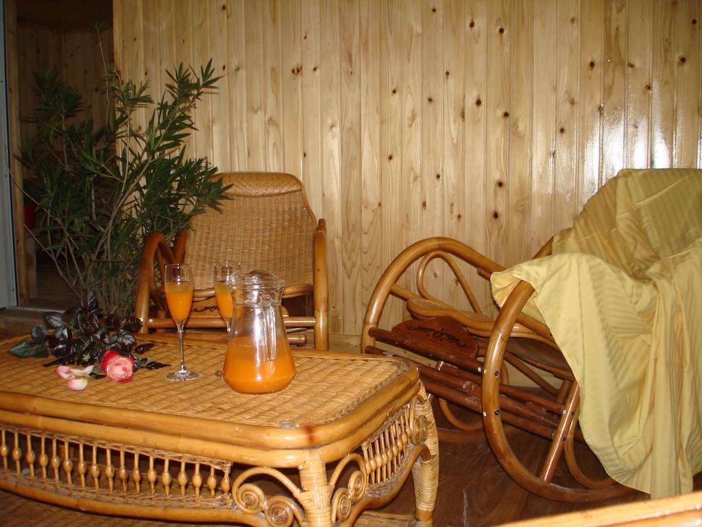 Amir Hotel Karakol Exterior foto